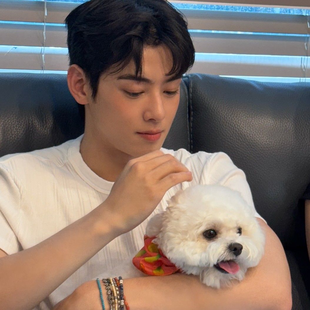Recent activity shot of Eunwoo (ASTRO)