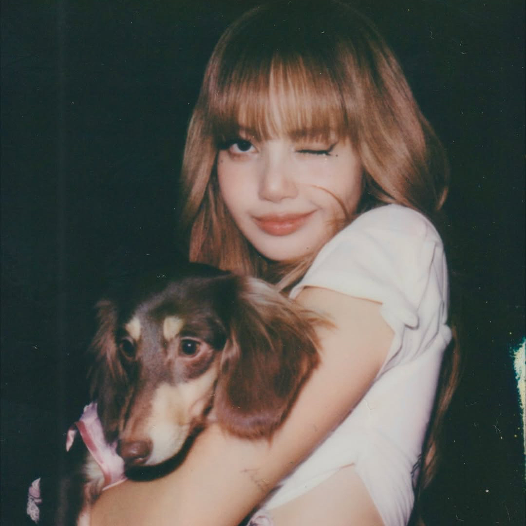 Foto terbaru Lisa (BLACKPINK)