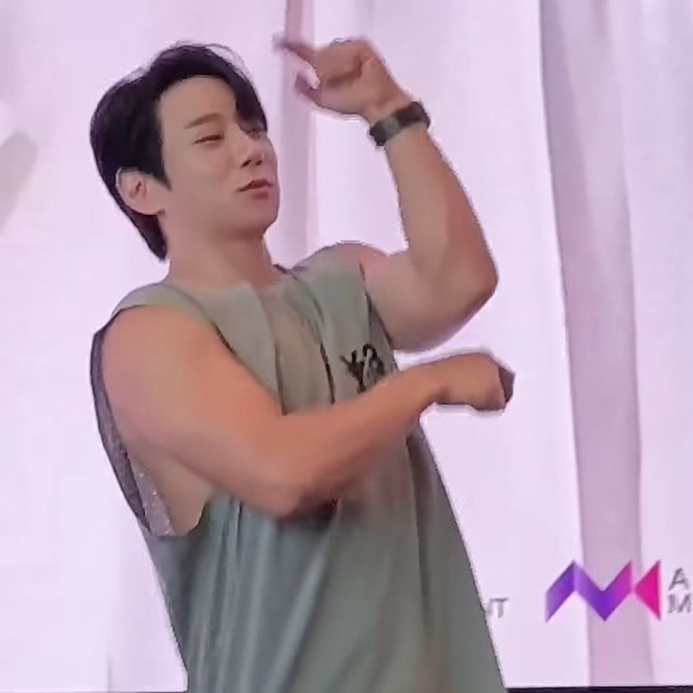 Behind-the-scenes cut of Hwang Chiyeol