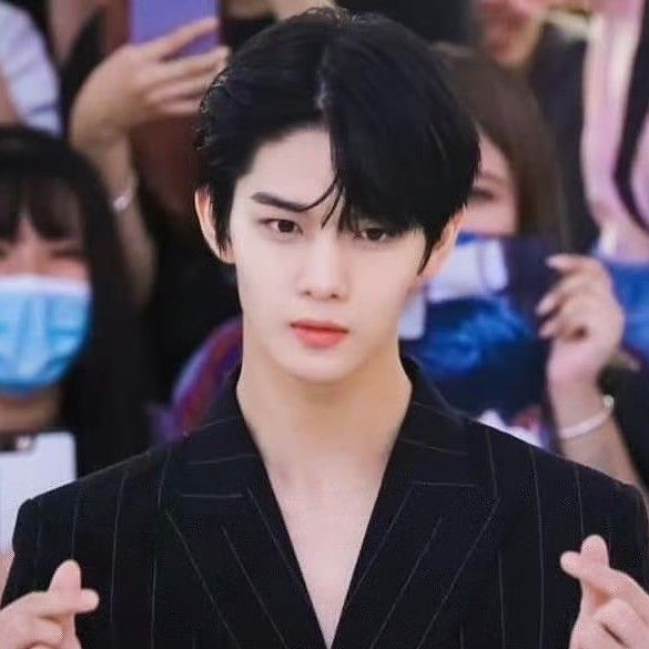Recent activity shot of Bae Jinyoung