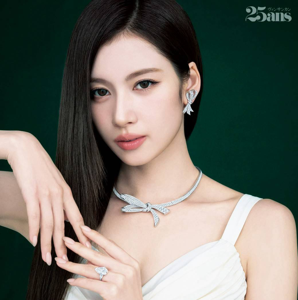 Foto aktivitas terbaru Sana (TWICE)