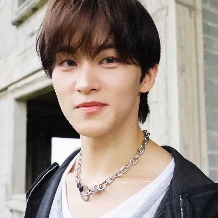 Latest photo of Mark (NCT 127, NCT DREAM)