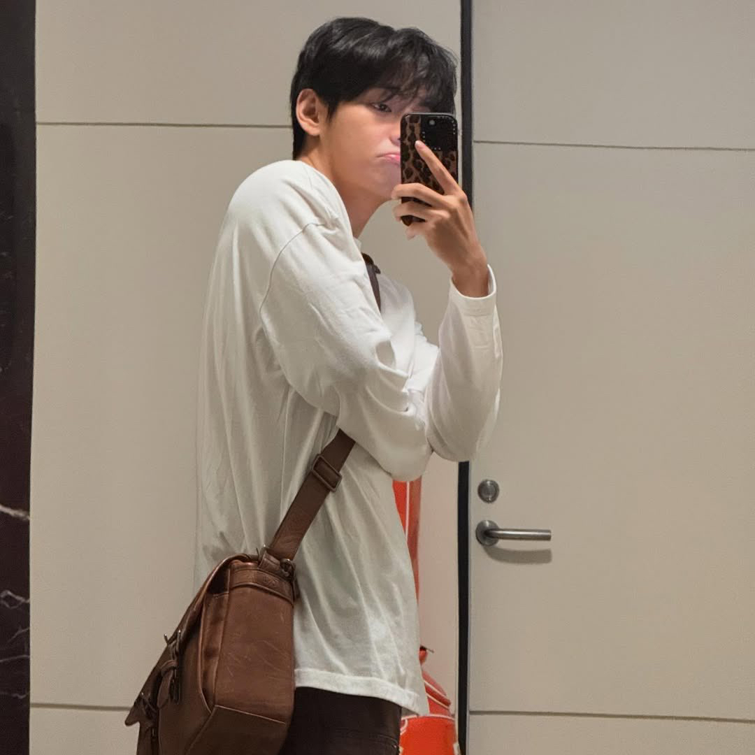 뷔 (방탄소년단)의 비하인드 컷