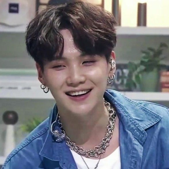 Foto terbaru SUGA (BTS)
