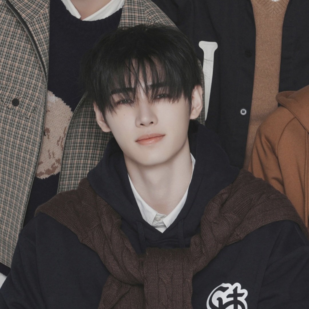 성훈 (ENHYPEN) 최근 활동샷