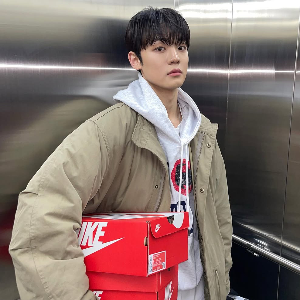 Recent activity shot of Chan (A.C.E)