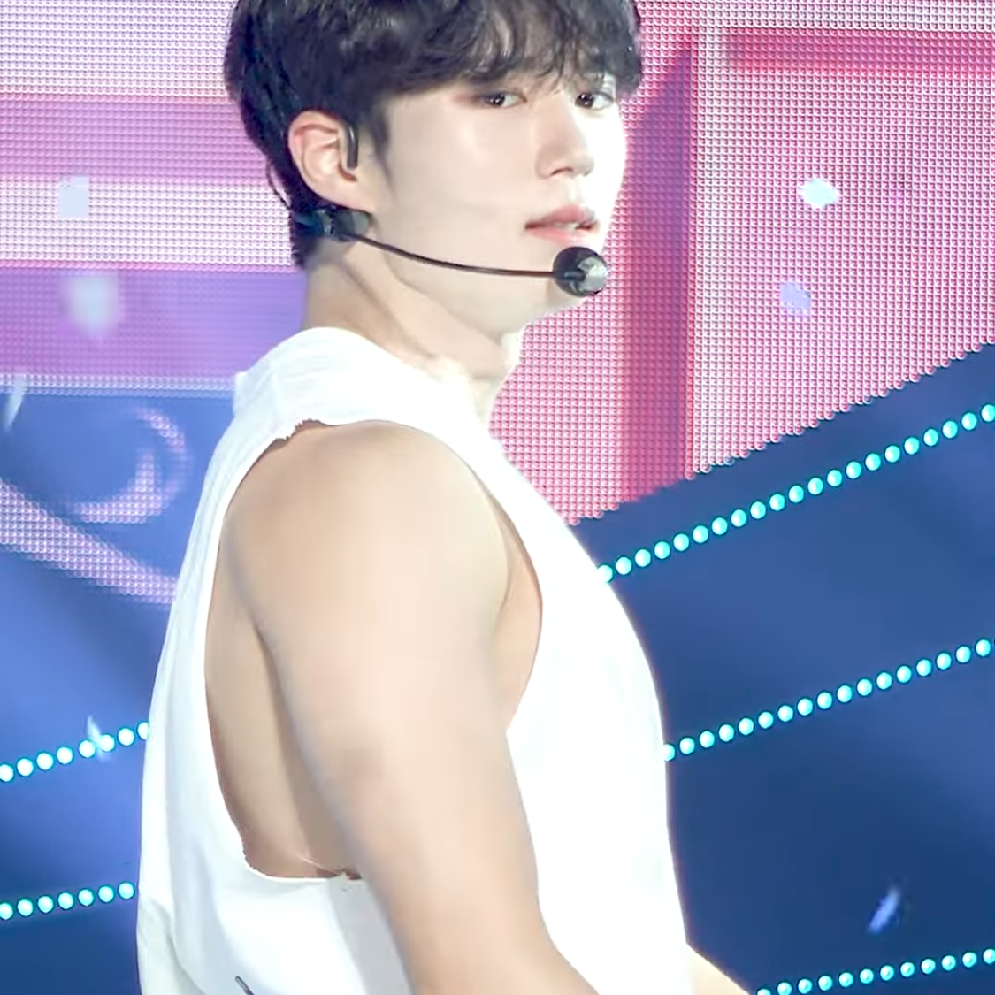 A moment captured by Kim Junseo (WEi)'s fan