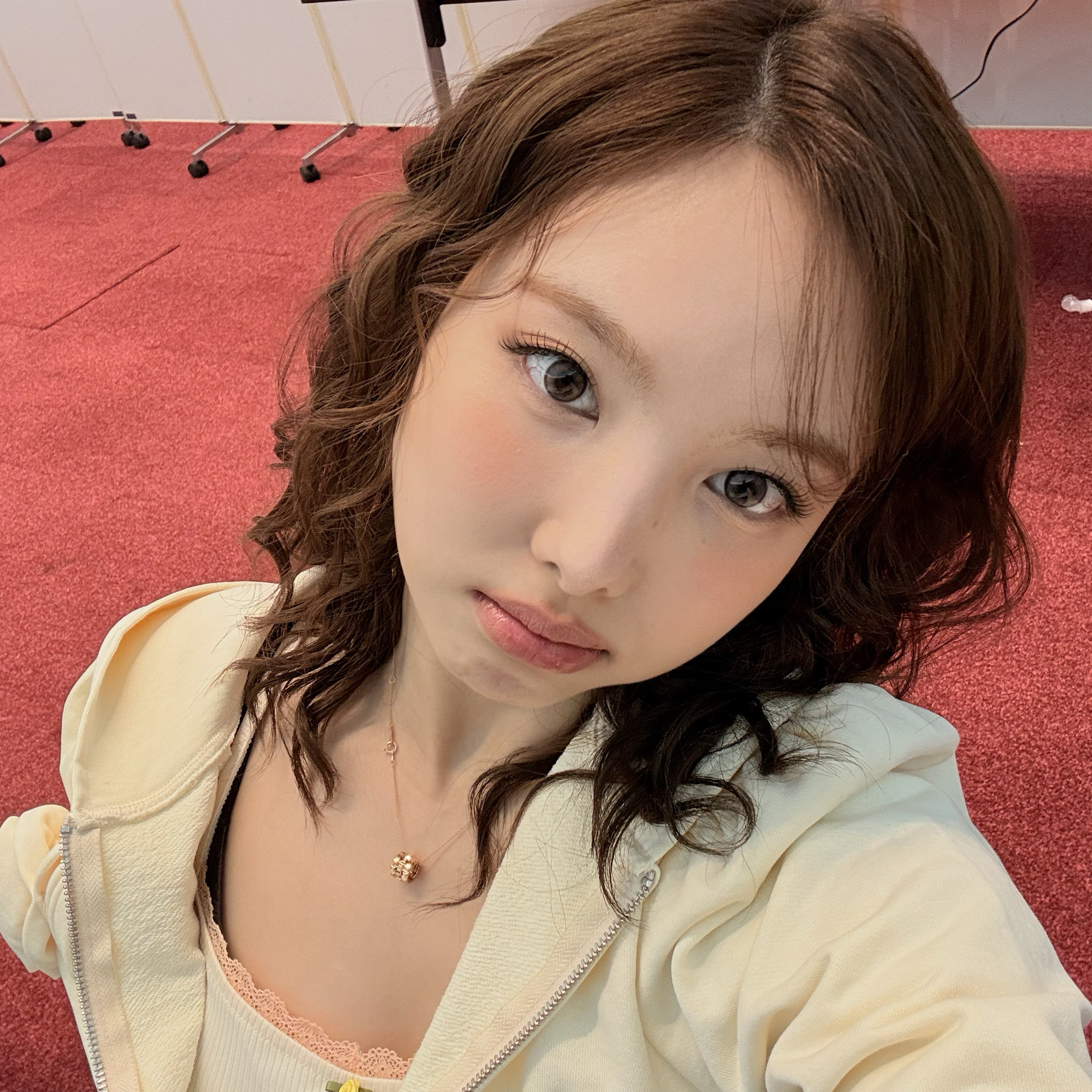 娜琏 (TWICE)的幕后花絮