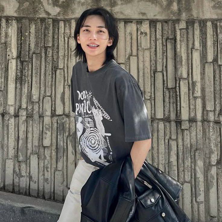 Recent activity shot of Jeonghan (SEVENTEEN)