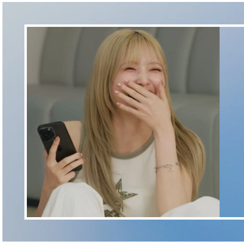 A moment captured by Mayuka (NiziU)'s fan