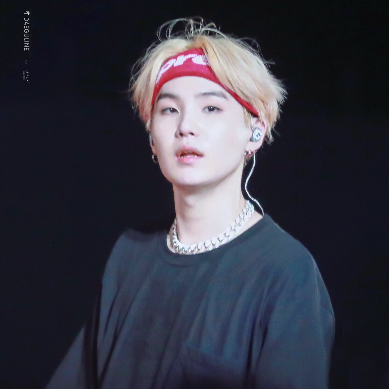 Foto aktivitas terbaru SUGA (BTS)