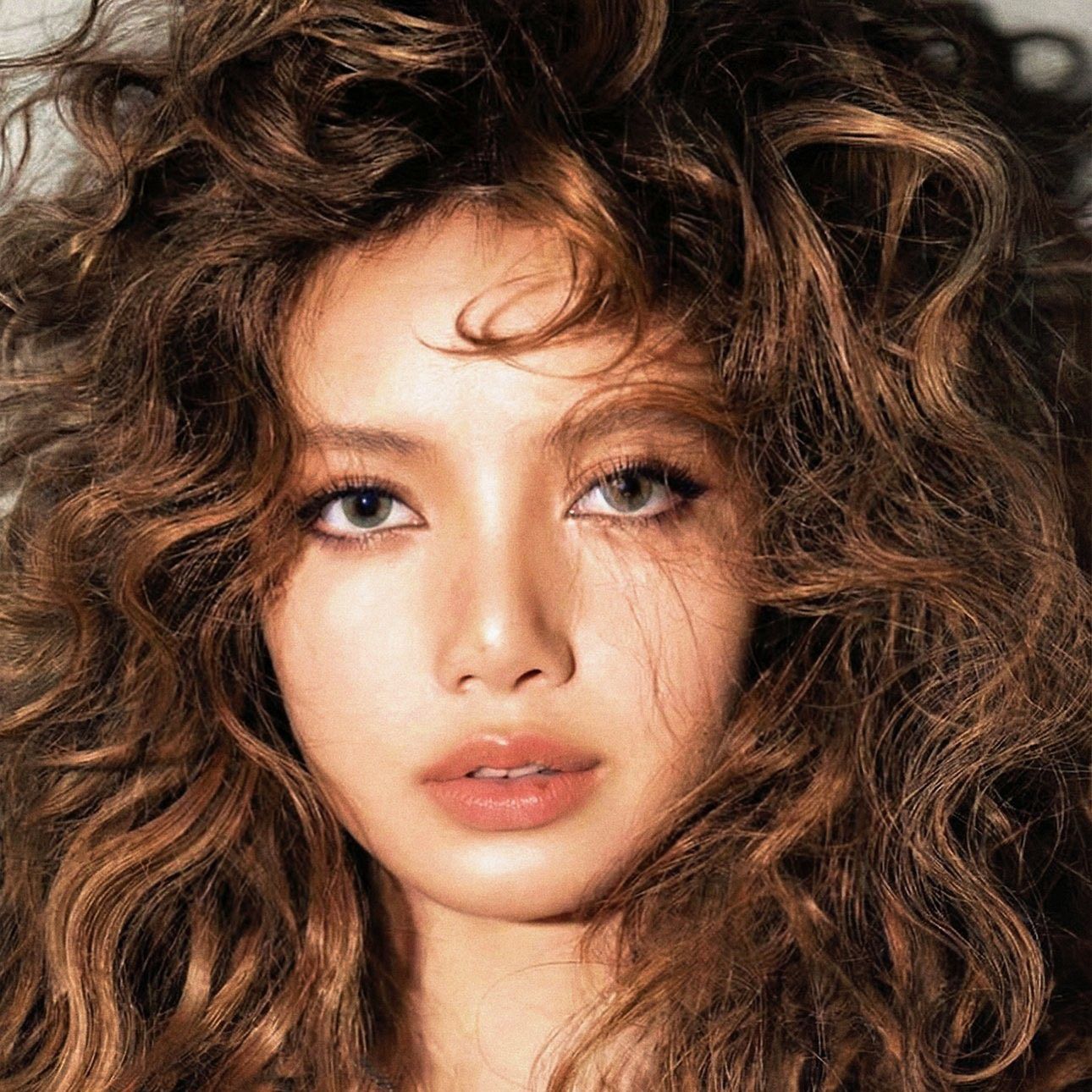 Behind-the-scenes cut of Lisa (BLACKPINK)