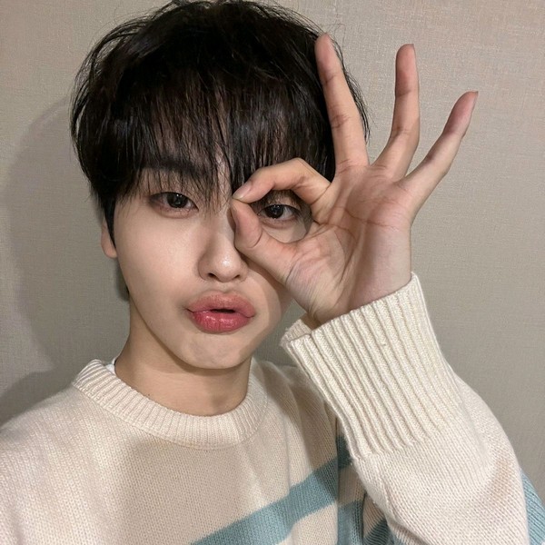 Popular profile image of Hyeongjun (CRAVITY) selected by votes