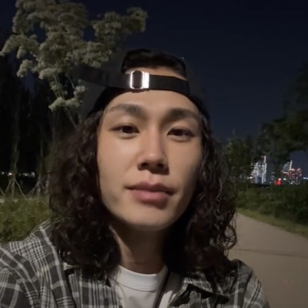 A moment captured by Jung Ilhoon's fan