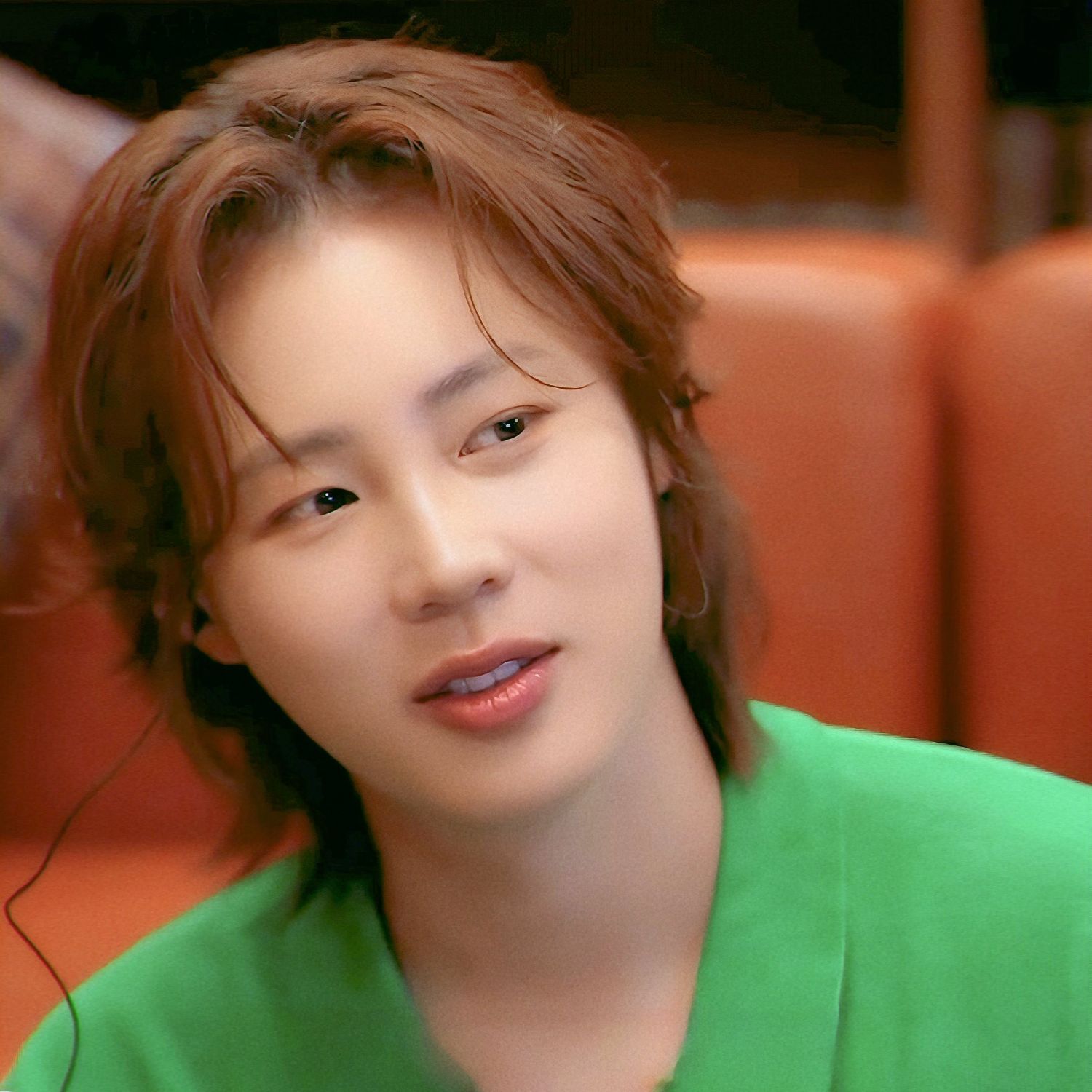A moment captured by Ha Sungwoon's fan