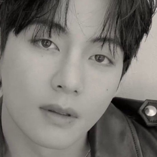 뷔 (방탄소년단) 최근 활동샷