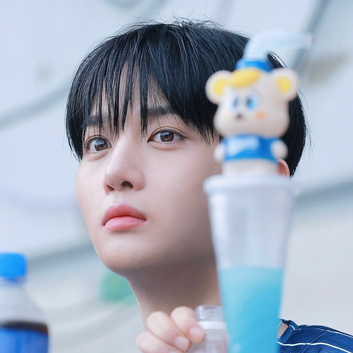 Behind-the-scenes cut of Bae Jinyoung