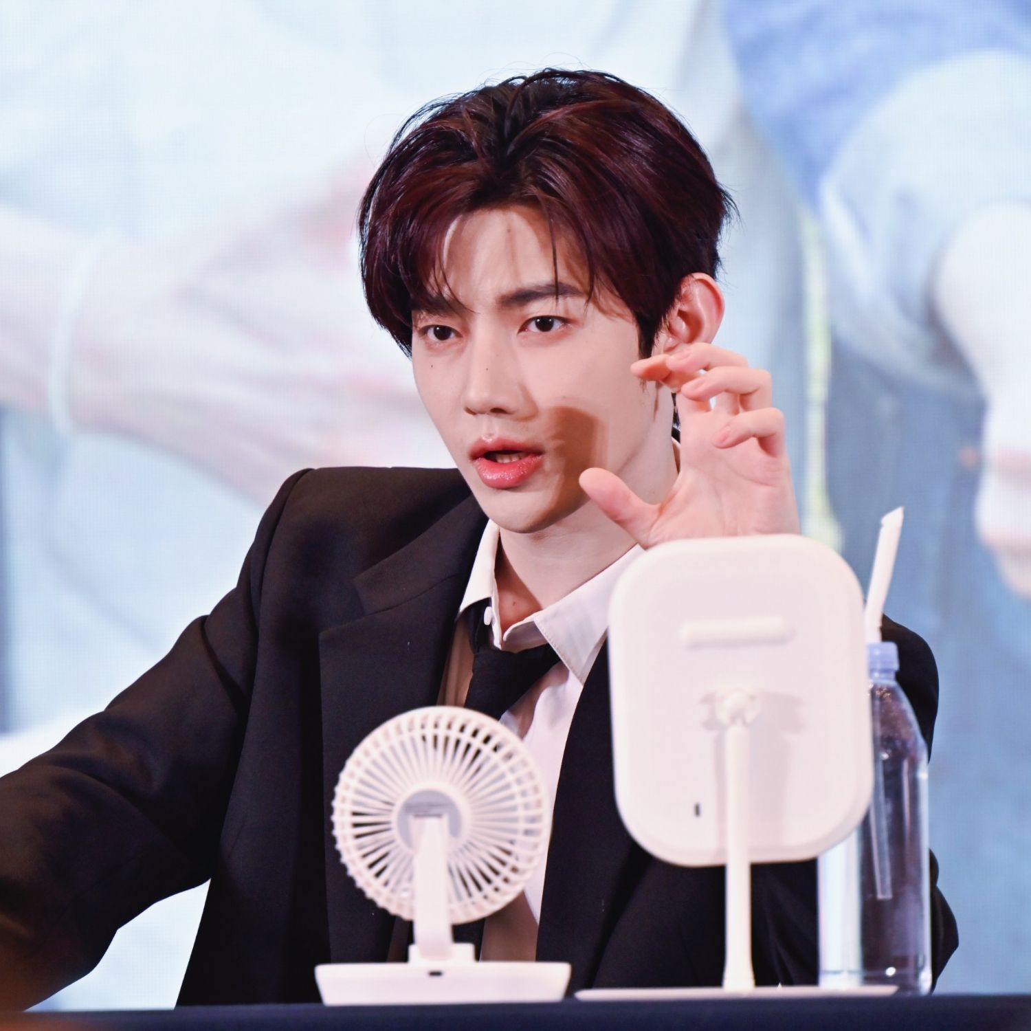 A moment captured by Zhang Hao (ZEROBASEONE)'s fan