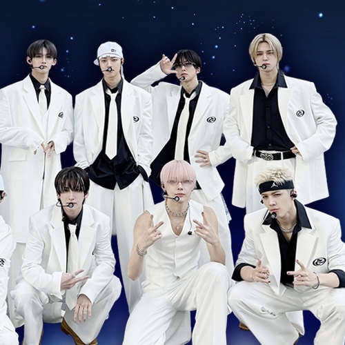 A moment captured by &TEAM's fan