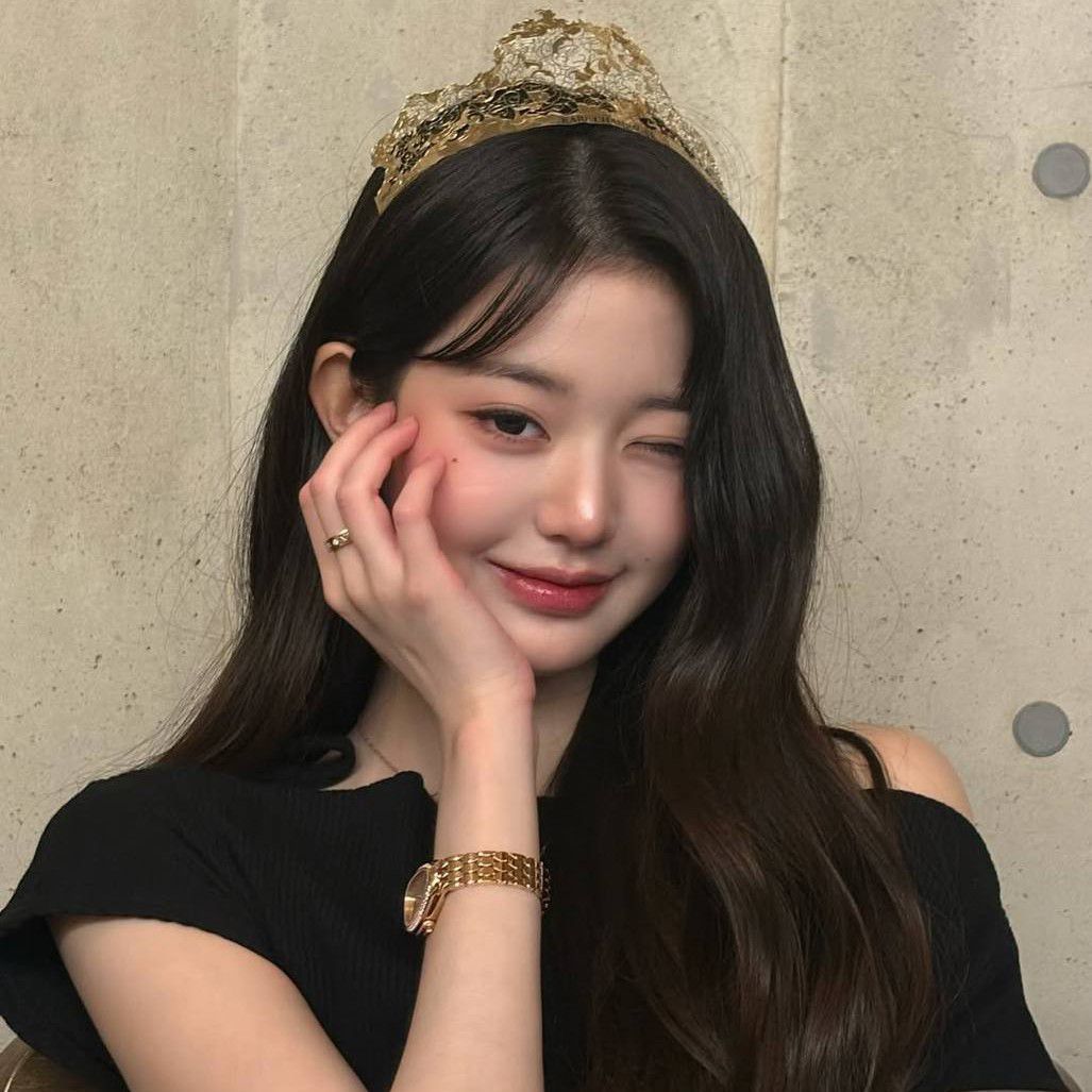 Latest photo of Jang Wonyoung (IVE)