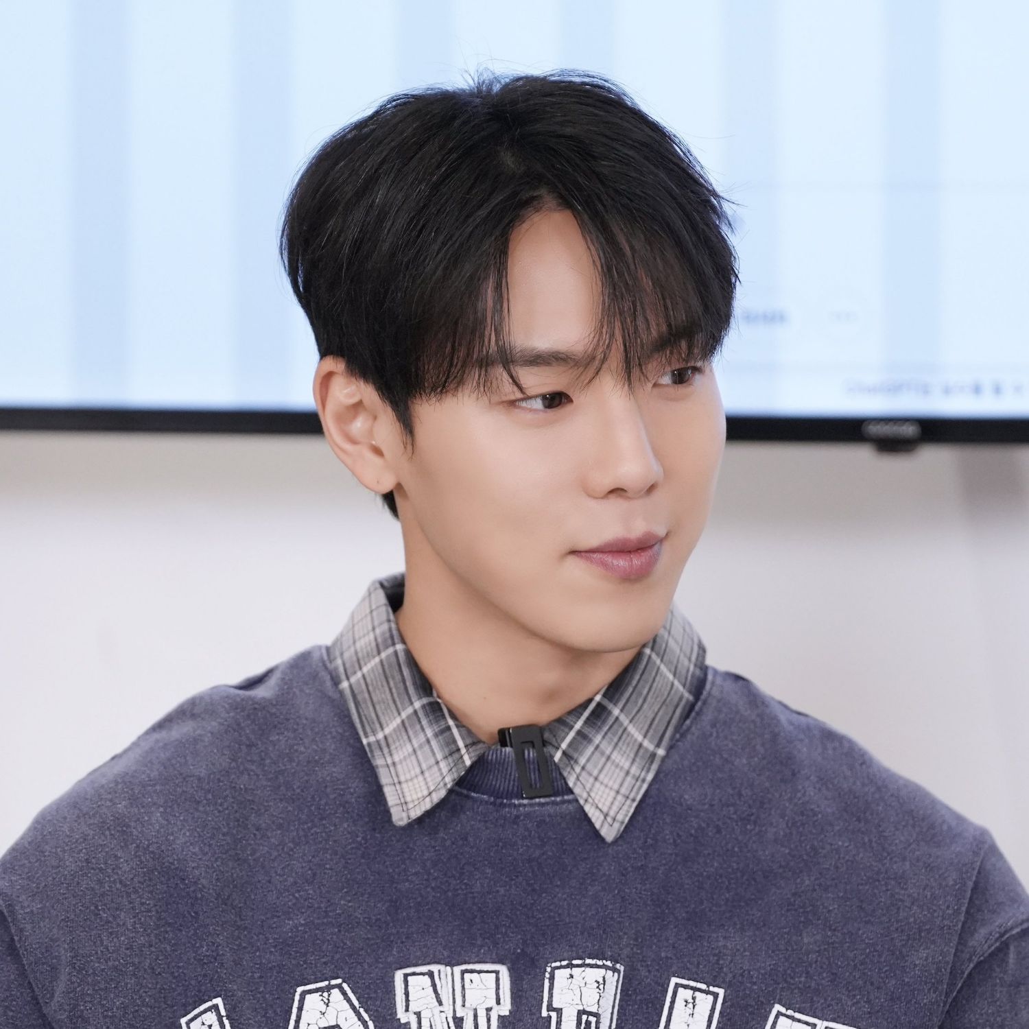 Behind-the-scenes cut of Shownu (MONSTA X)