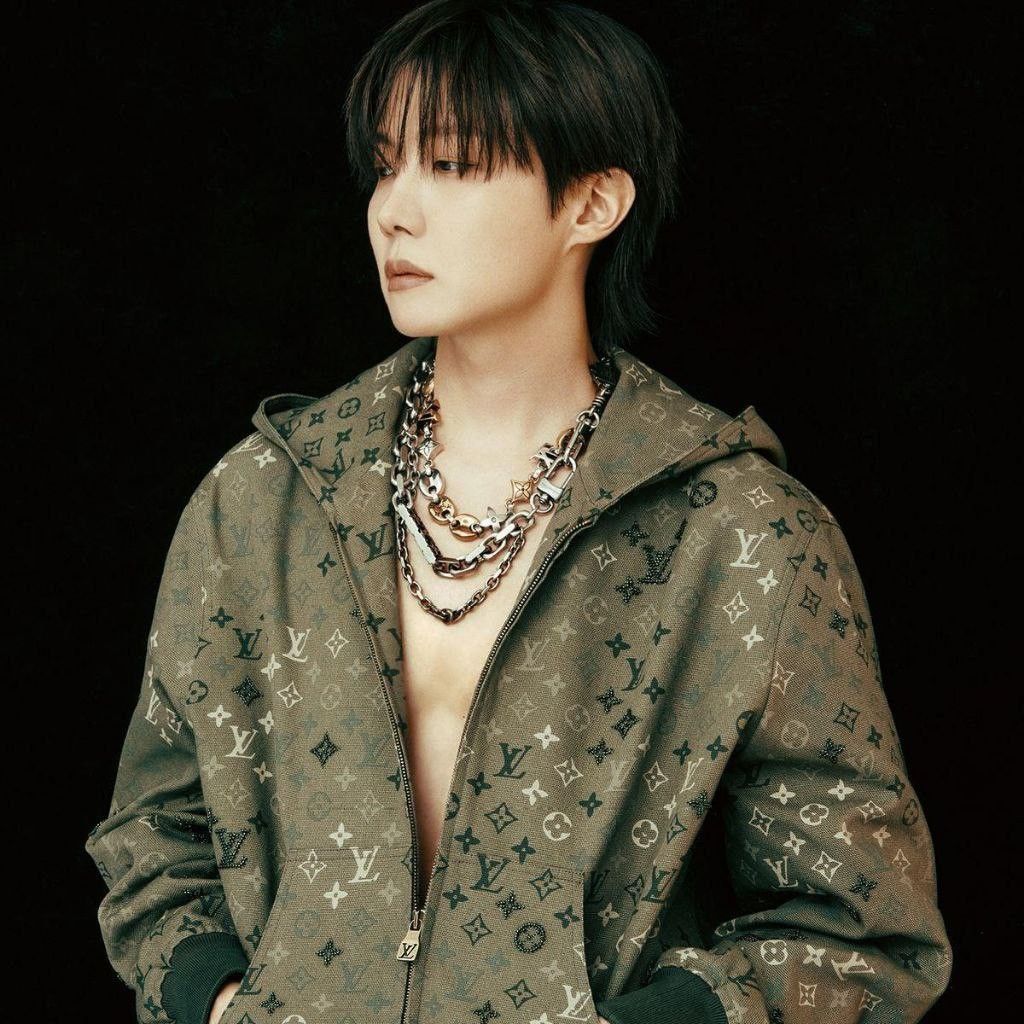 Foto terbaru j-hope (BTS)