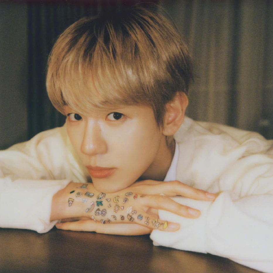 백현 (EXO)의 최신 사진