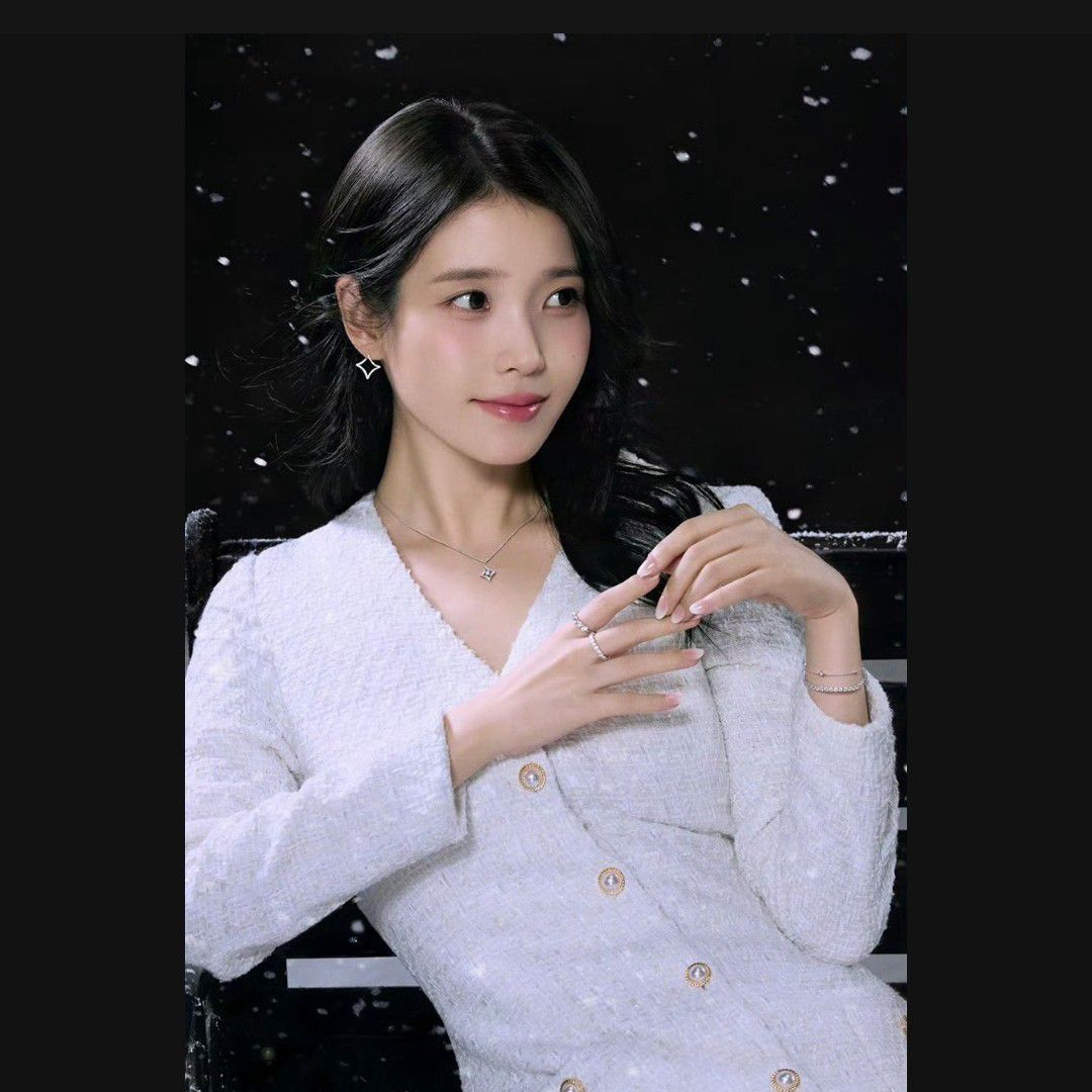 아이유 최근 활동샷