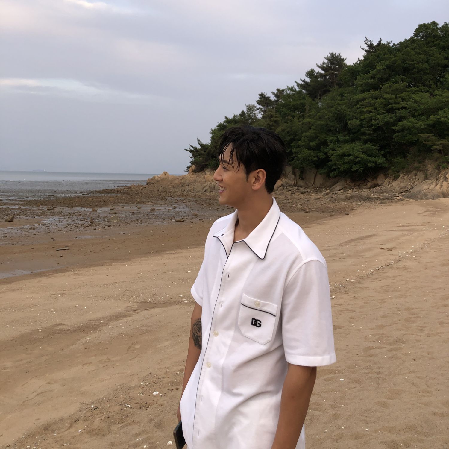 Behind-the-scenes cut of Baekho