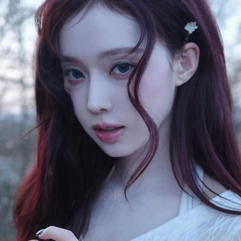 Latest photo of Winter (aespa)