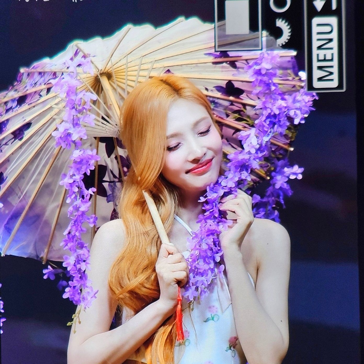 Behind-the-scenes cut of Joy (Red Velvet)
