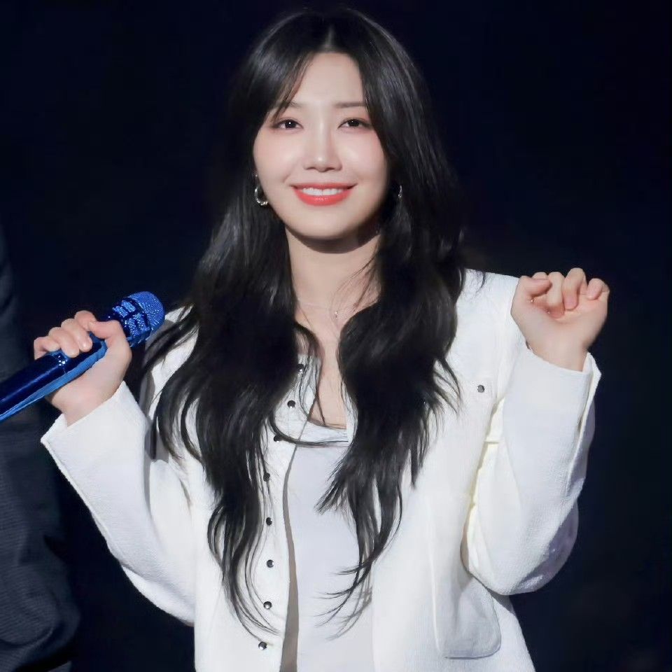 Latest photo of Jeong Eunji (Apink)