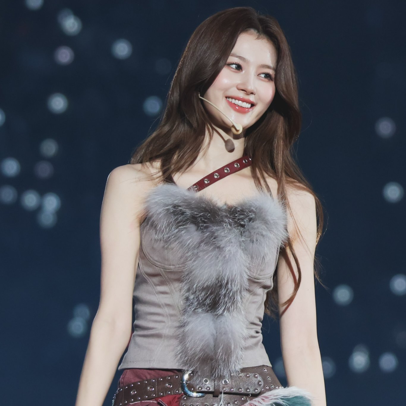 사나 (TWICE)의 비하인드 컷