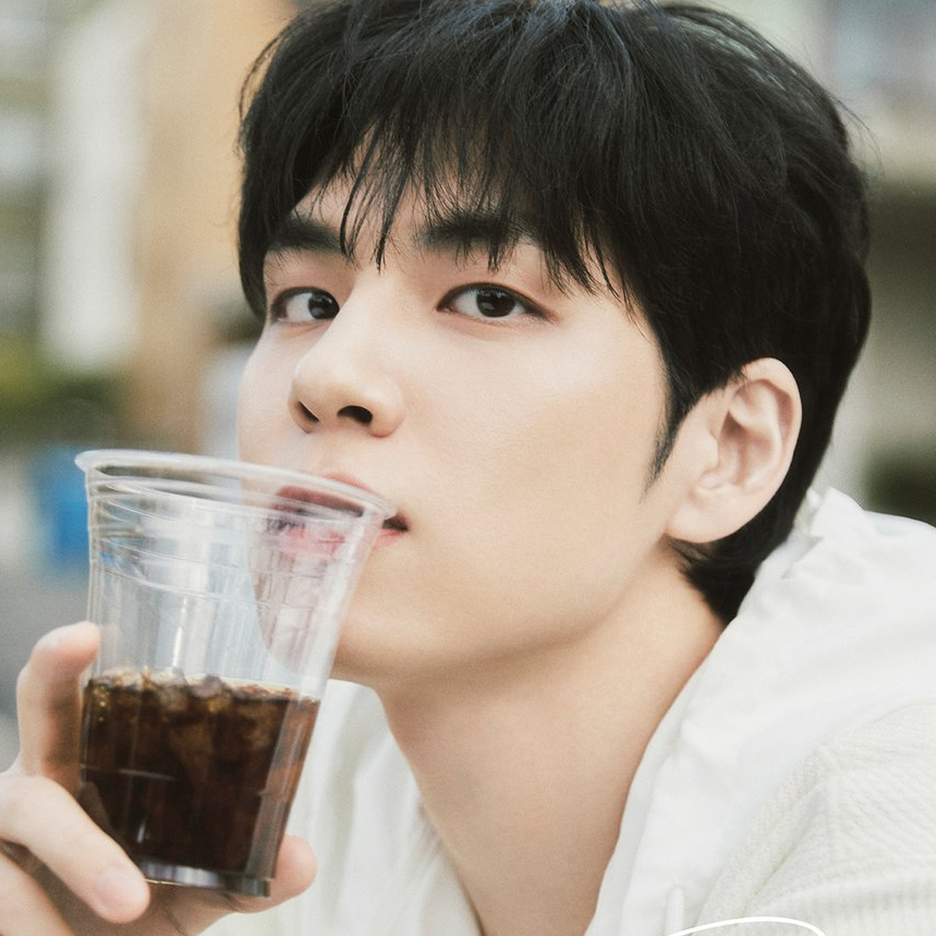 Latest photo of Wonpil (DAY6)