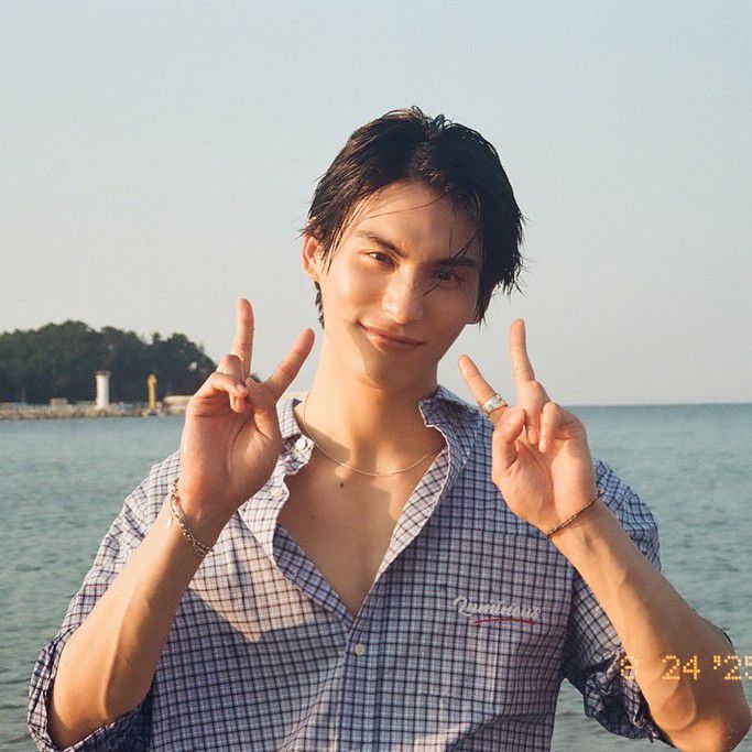 Latest photo of Taeyang (SF9)