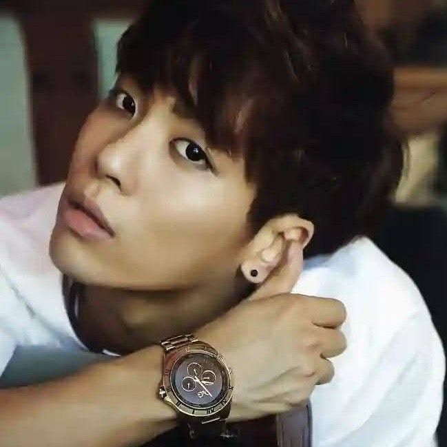 Behind-the-scenes cut of Jonghyun (SHINee)