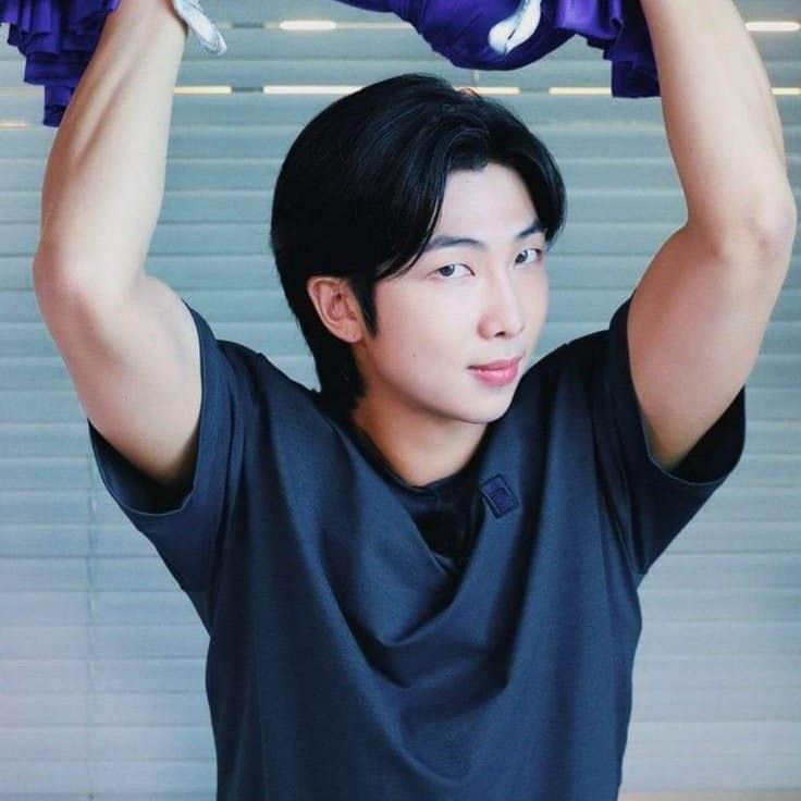 RM (防弹少年团)的最新活动照片