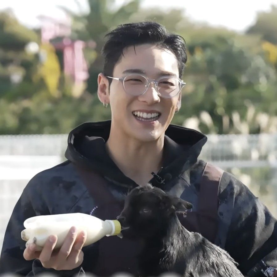 Latest photo of Baekho