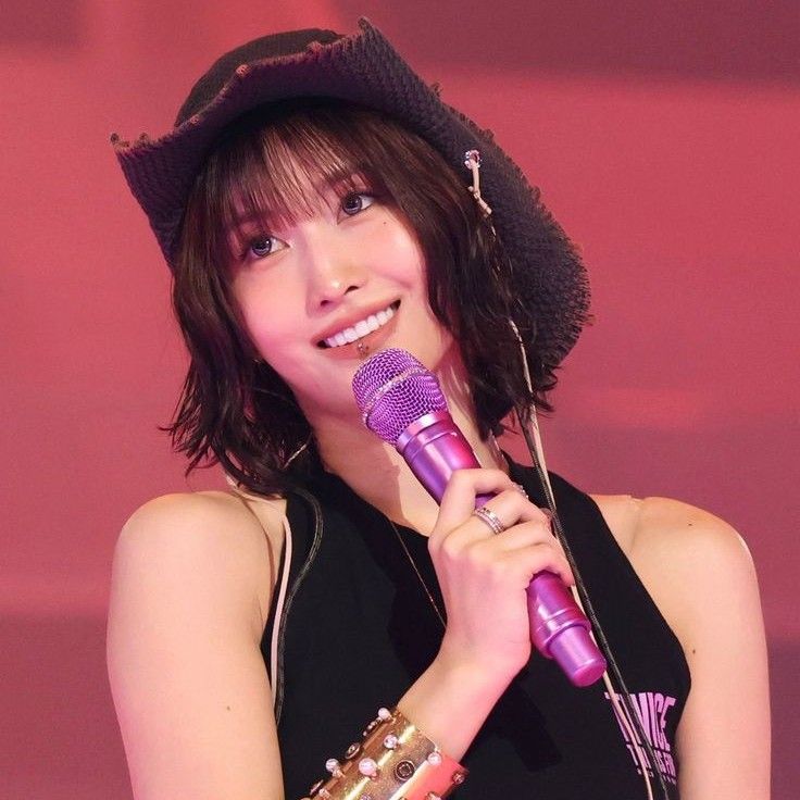 모모 (TWICE)의 최신 사진