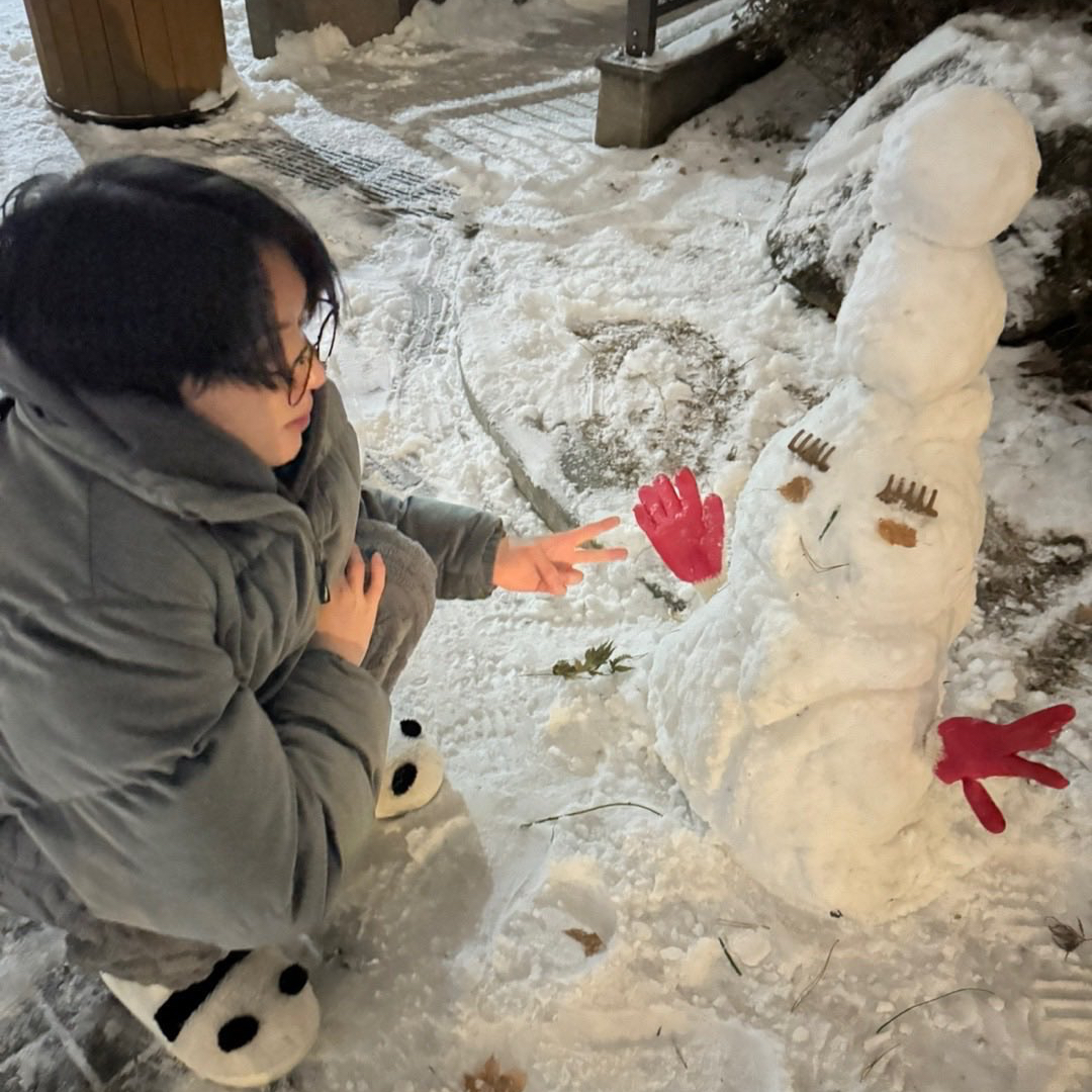 Behind-the-scenes cut of Han Yujin (ZEROBASEONE)