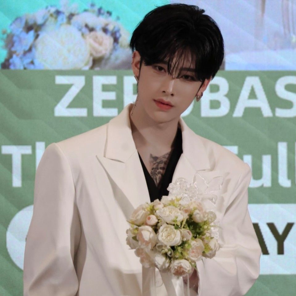 A moment captured by Ricky (ZEROBASEONE)'s fan