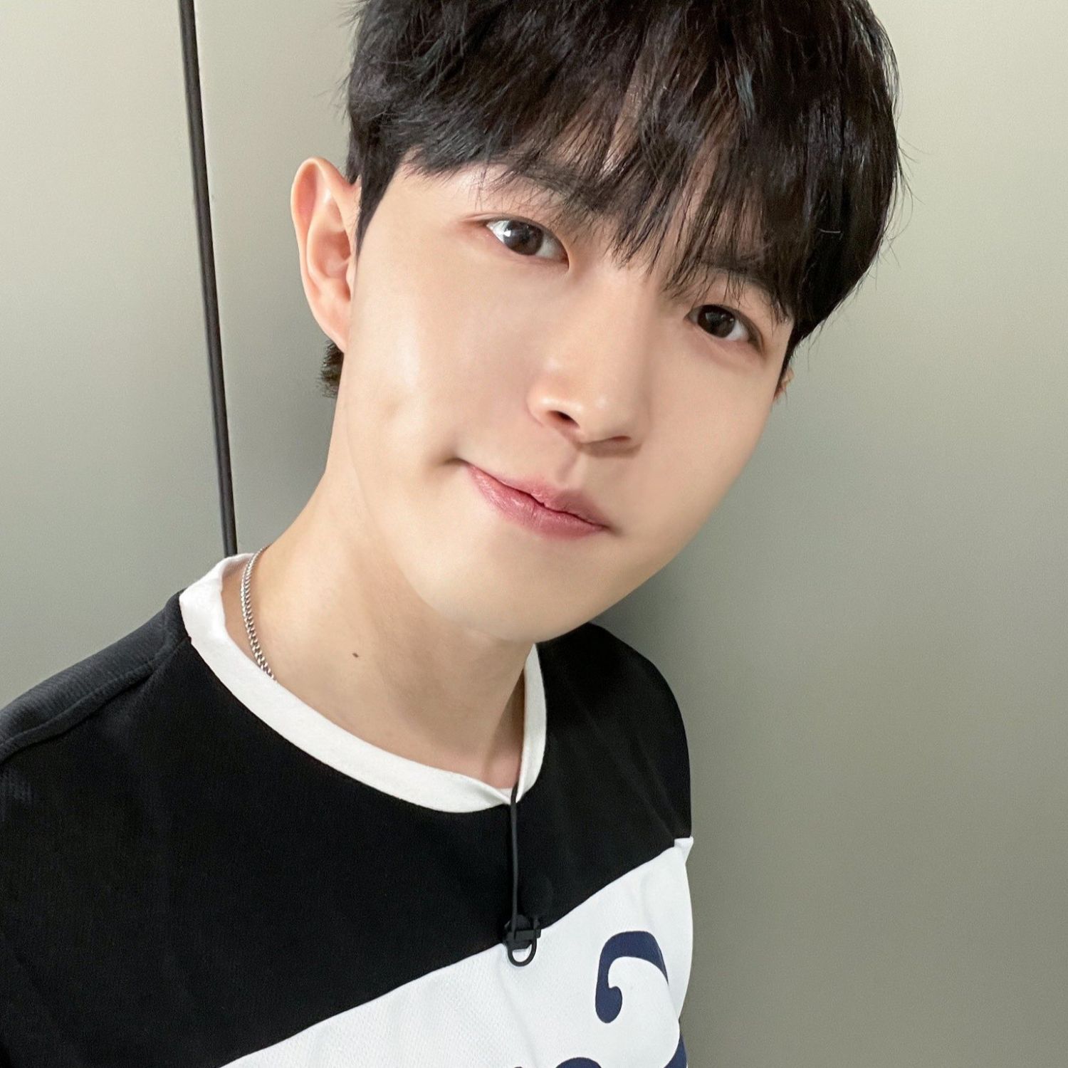 Behind-the-scenes cut of Kim Jaehwan