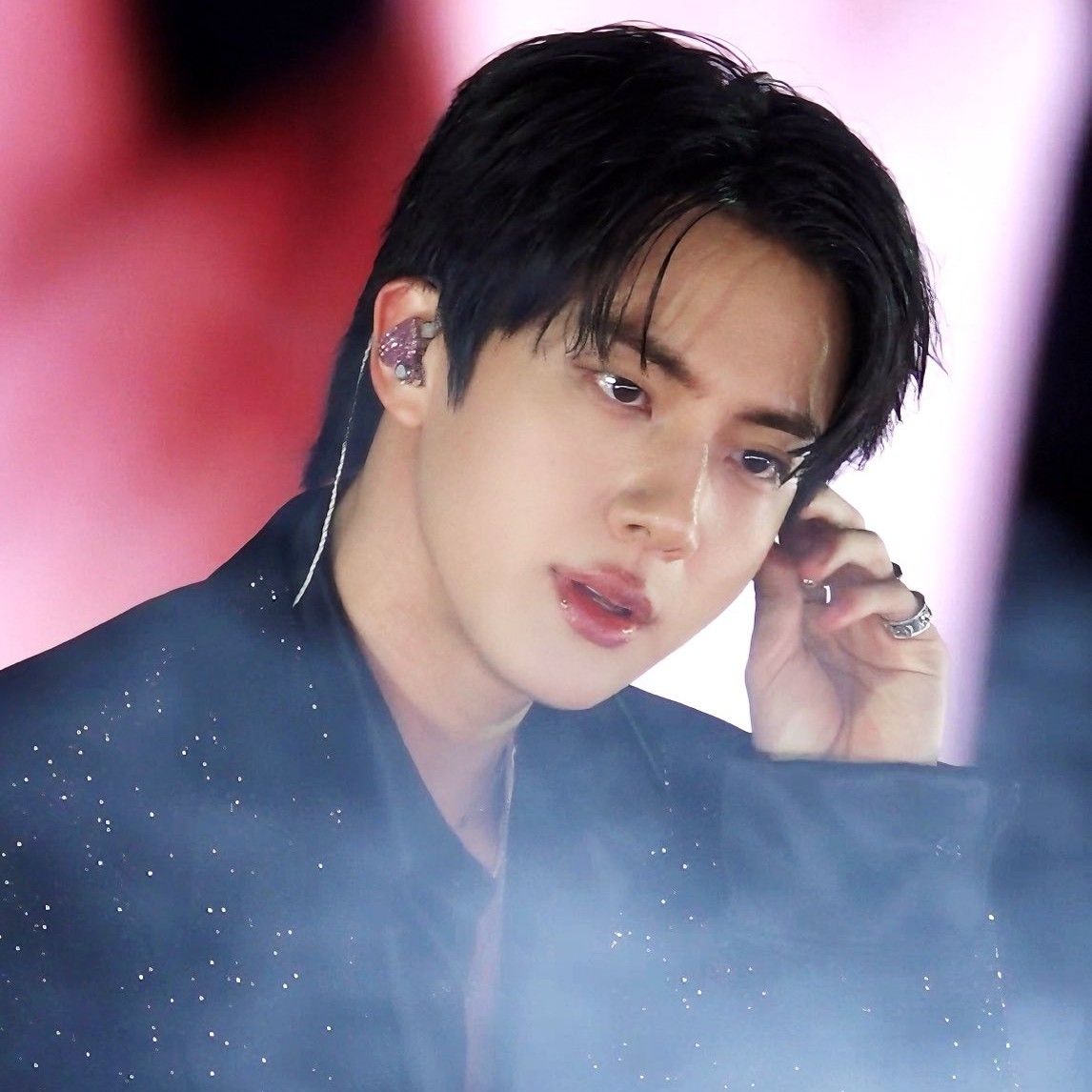 Behind-the-scenes cut of Jin (BTS)