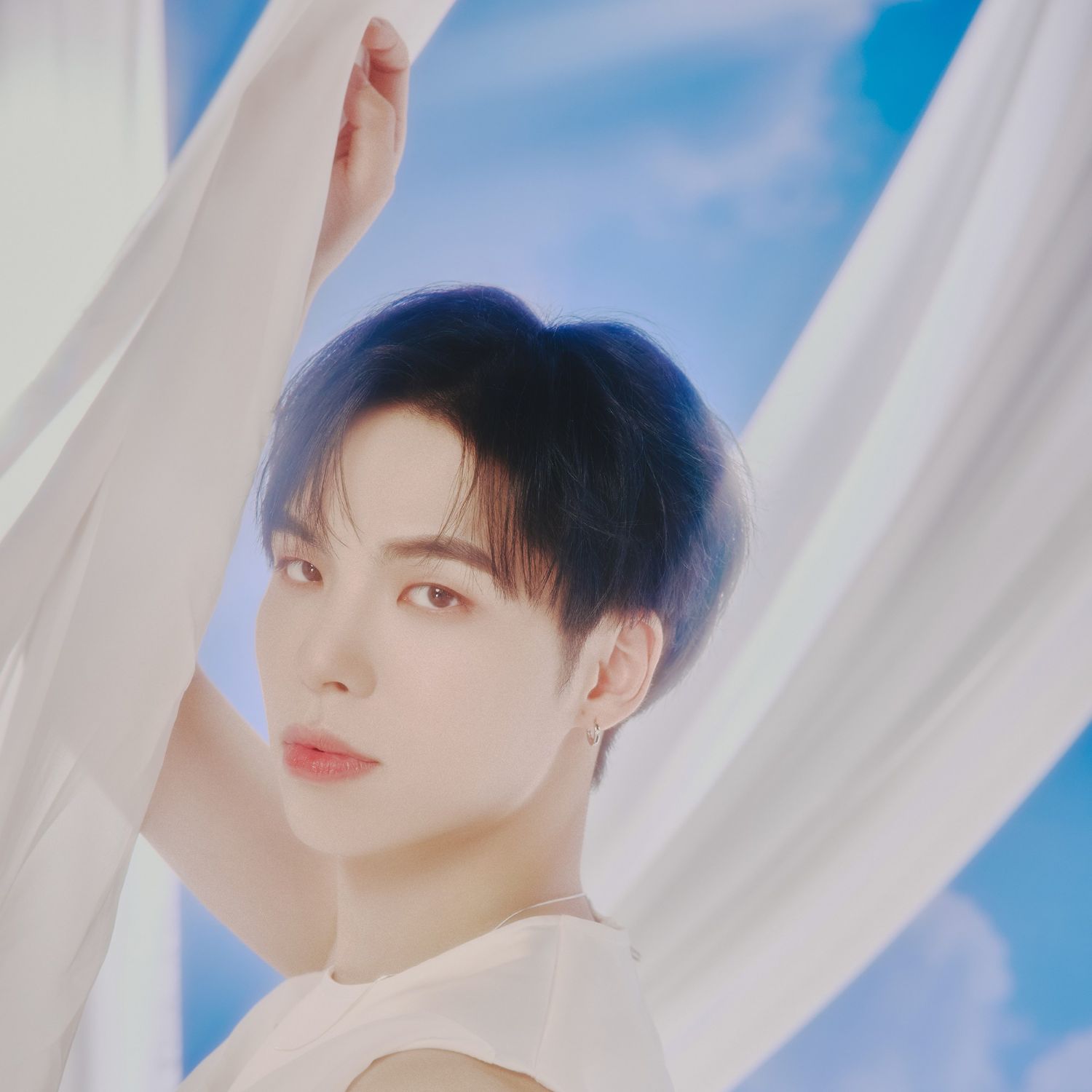 Behind-the-scenes cut of BX (CIX)