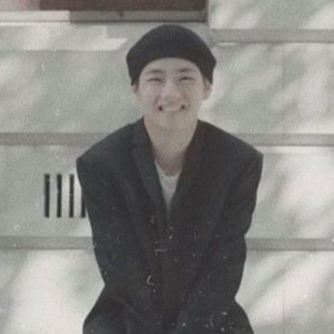 V (BTS)の舞台裏ショット