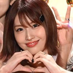 モモ (TWICE)の最新写真
