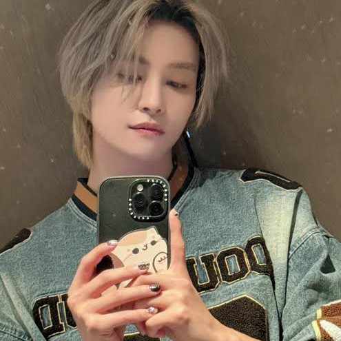 Popular profile image of YANGYANG (WayV) selected by votes