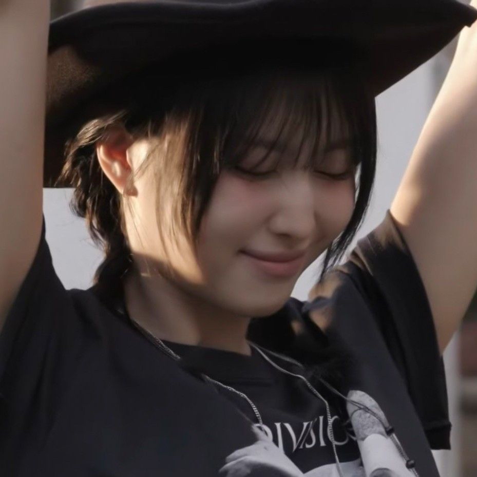 Recent activity shot of Momo (TWICE)