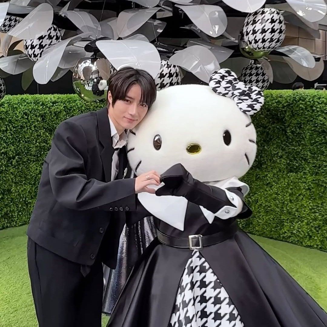 Potret di balik layar TOMORROW X TOGETHER