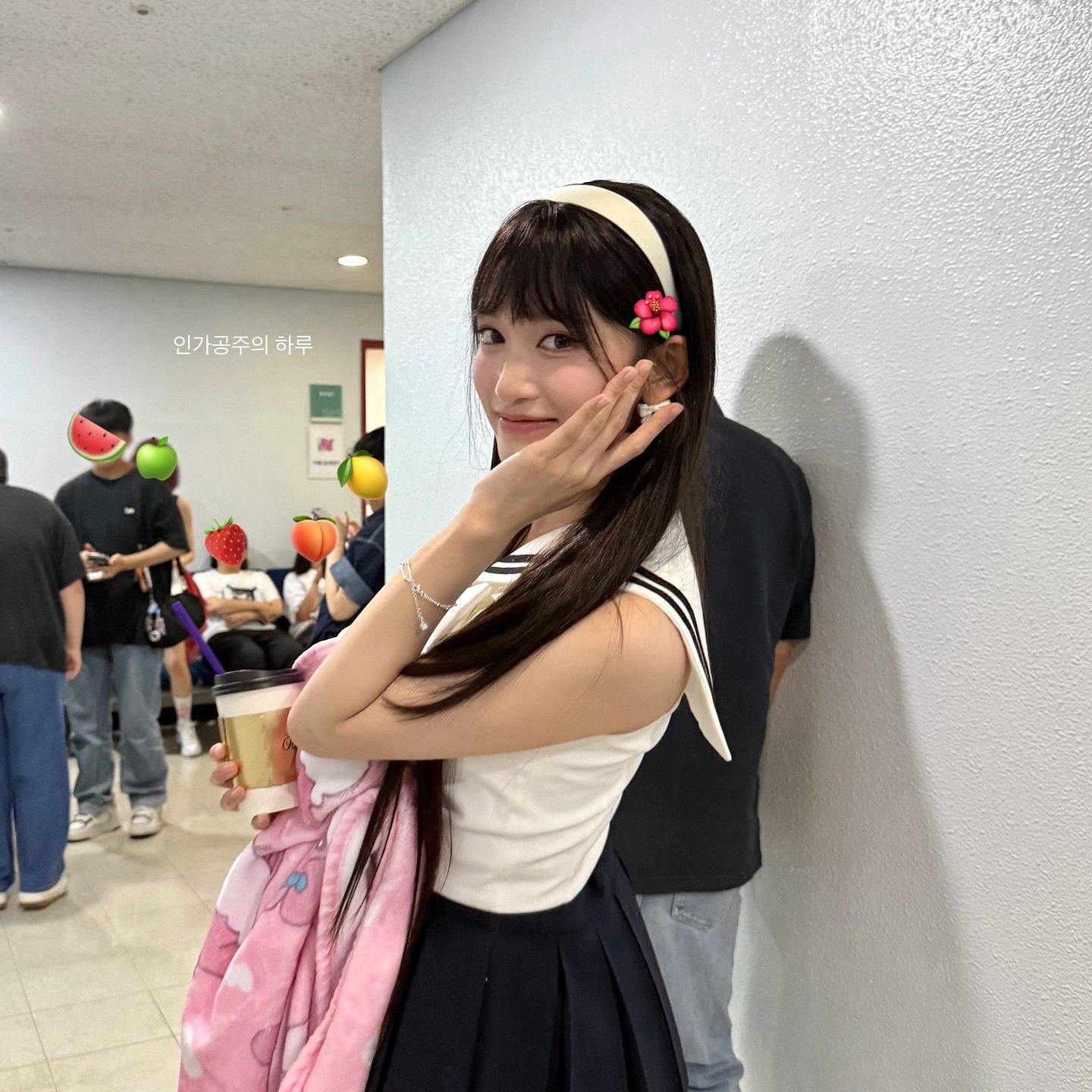Recent activity shot of Leeseo (IVE)